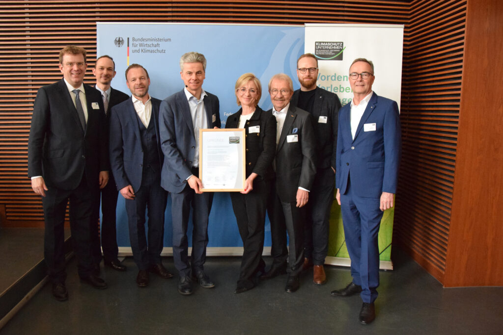 KSU-Urkundenverleihung an BÜCHL im BMWK 11.3.2024_©Klimaschutz-Unternehmen e.V.
